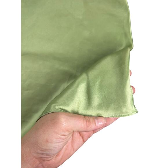 Silky Slip Cami- Green- Size Medium- Pink strap detailing- y2k casual - Picture 7 of 8